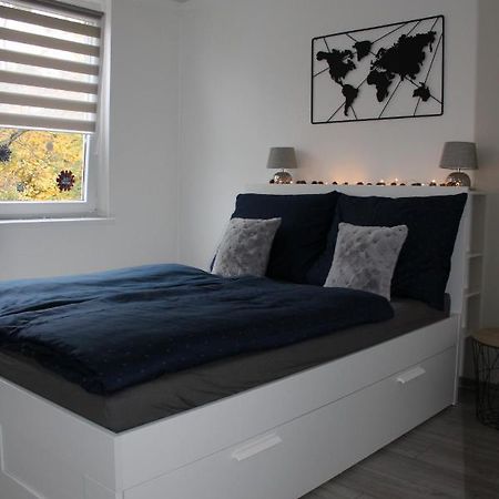 דירות מישקולץ Izzy Apartament מראה חיצוני תמונה