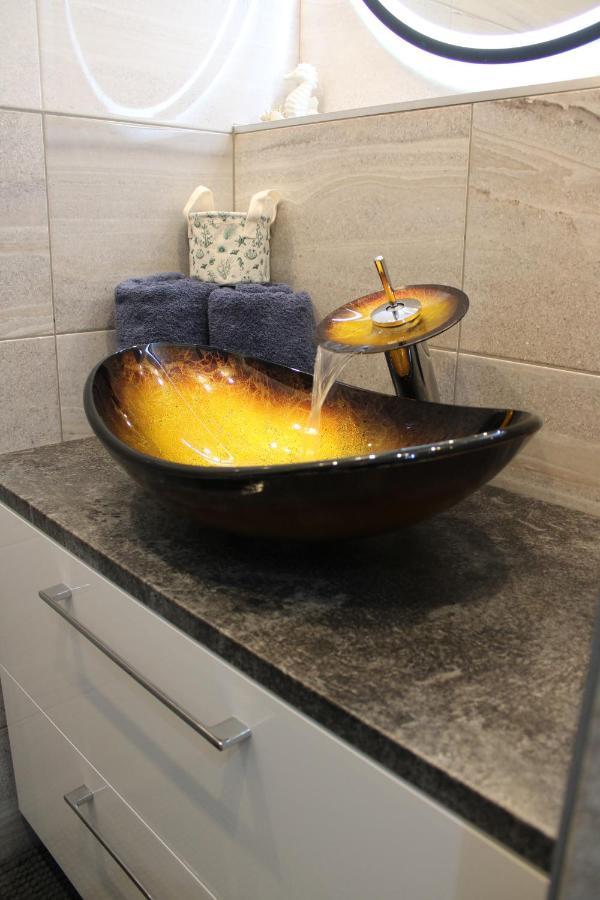 דירות מישקולץ Izzy Apartament מראה חיצוני תמונה