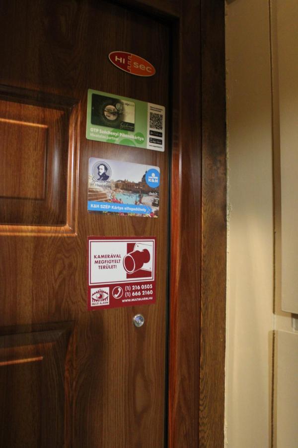 דירות מישקולץ Izzy Apartament מראה חיצוני תמונה