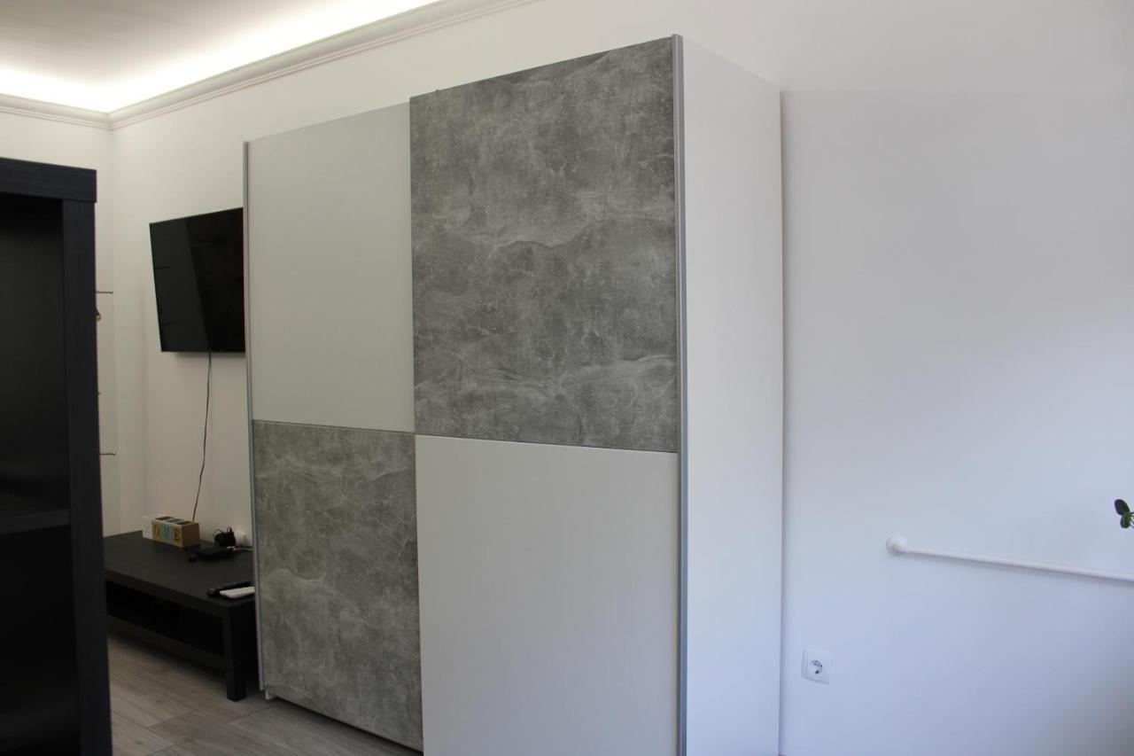דירות מישקולץ Izzy Apartament מראה חיצוני תמונה