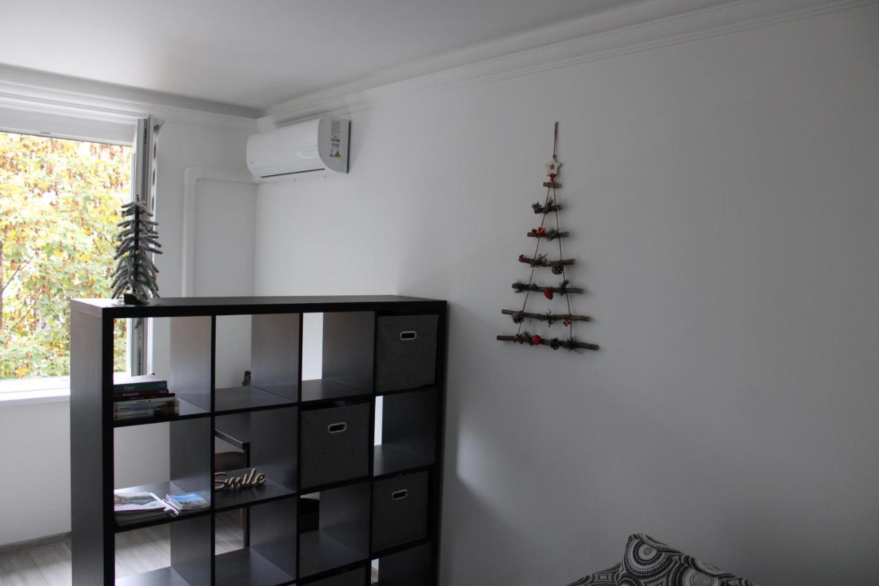 דירות מישקולץ Izzy Apartament מראה חיצוני תמונה