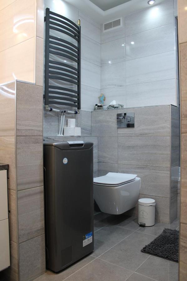 דירות מישקולץ Izzy Apartament מראה חיצוני תמונה