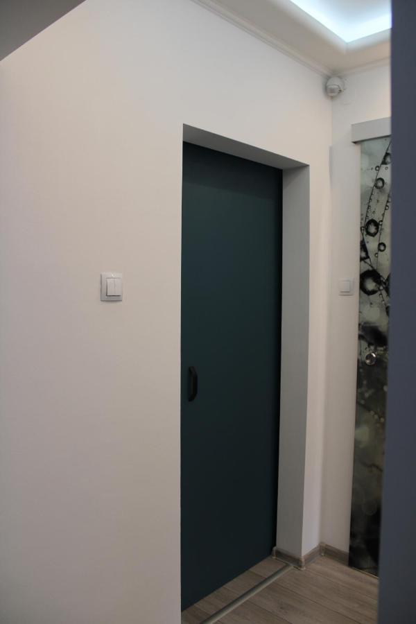דירות מישקולץ Izzy Apartament מראה חיצוני תמונה