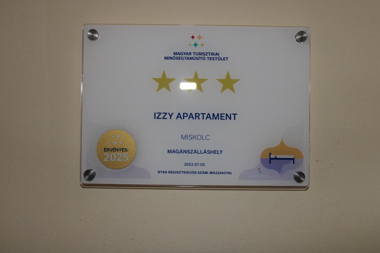 דירות מישקולץ Izzy Apartament מראה חיצוני תמונה
