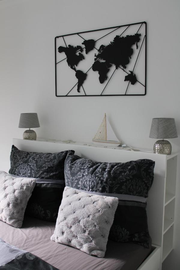דירות מישקולץ Izzy Apartament מראה חיצוני תמונה